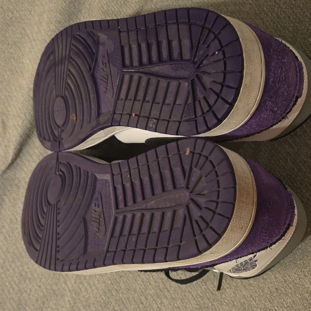 Jordan 1 size 11 mid purple, black white - Picture 3 of 4